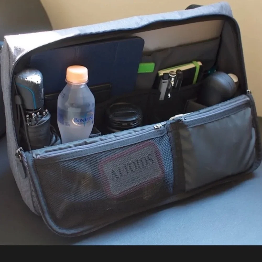 Evernote × AbrAsus Triangle Commuter Bag - Picture 13 of 15